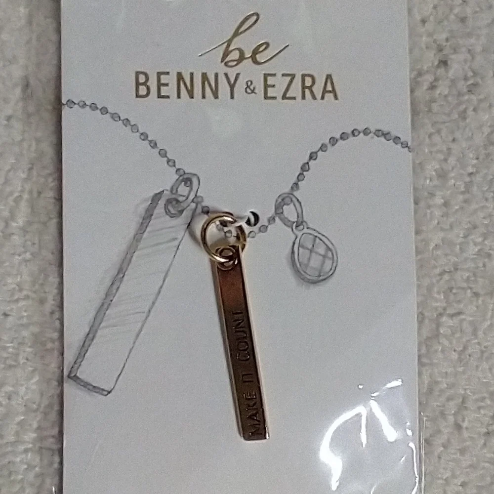 Benny and Ezra make it count goldtone bar necklace